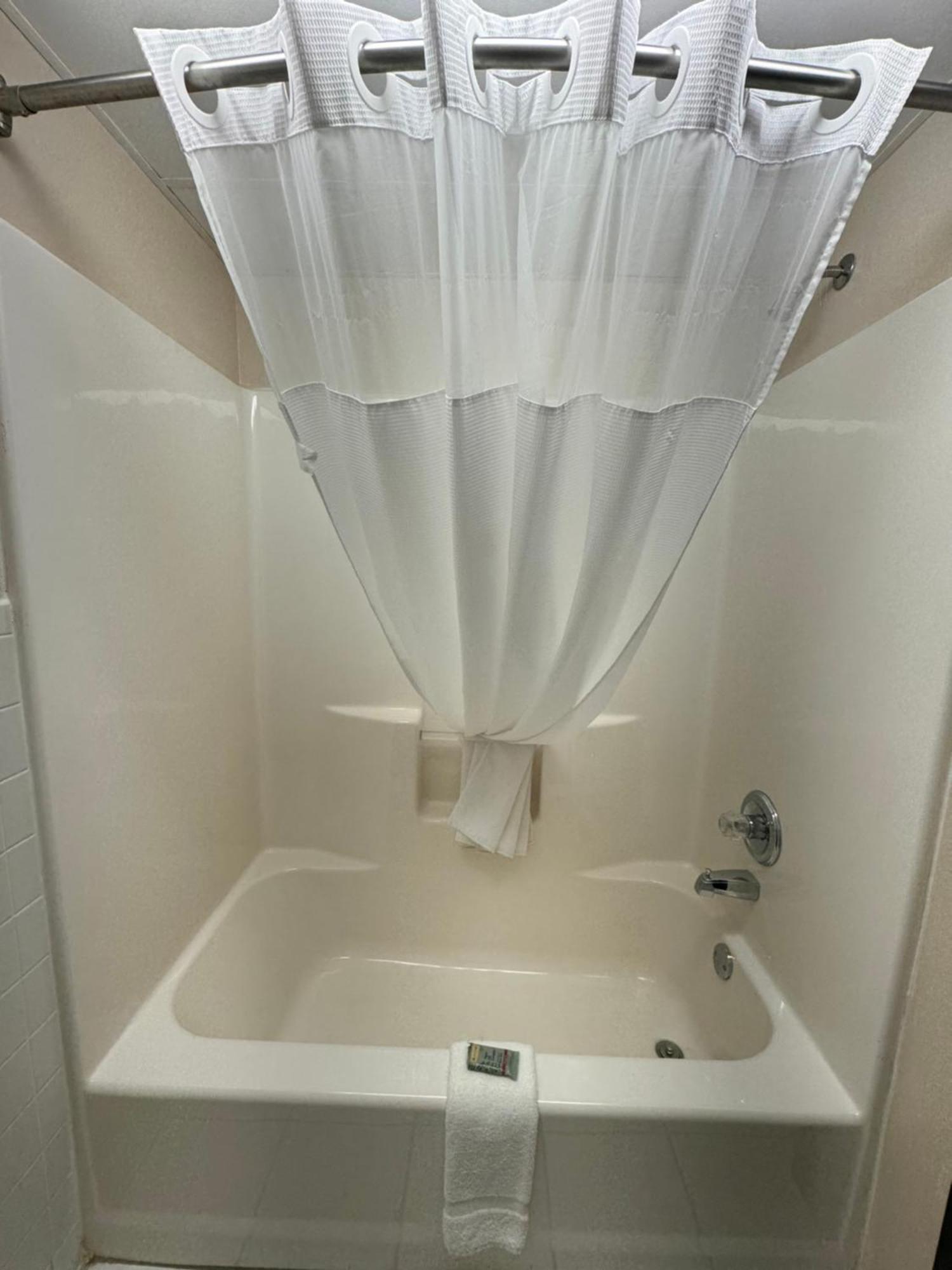 Regency Inn And Suites Stilwell Екстериор снимка