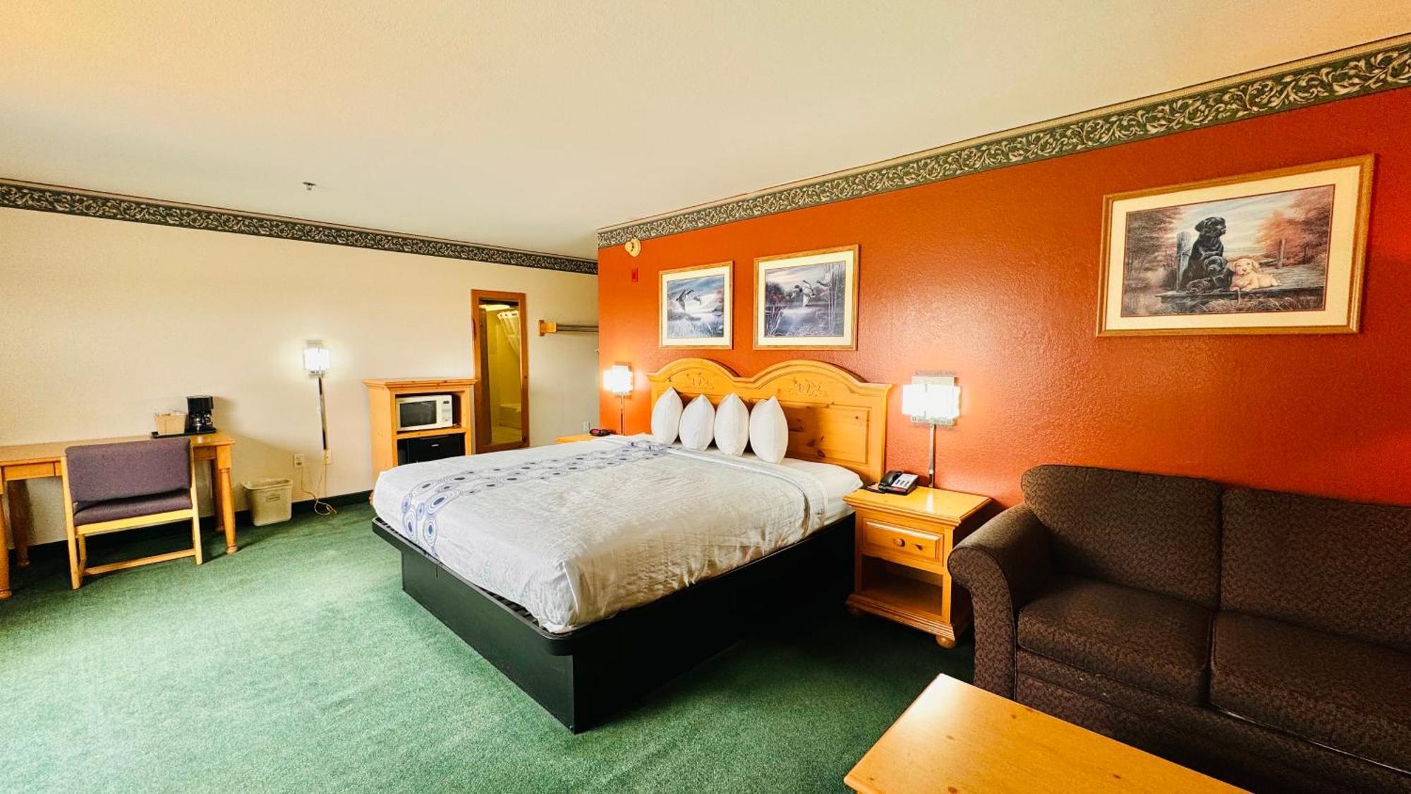 Regency Inn And Suites Stilwell Екстериор снимка